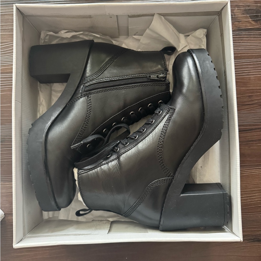 Steve Madden Black Women's Boots with side zipper for easy on/off lace up $Firm$